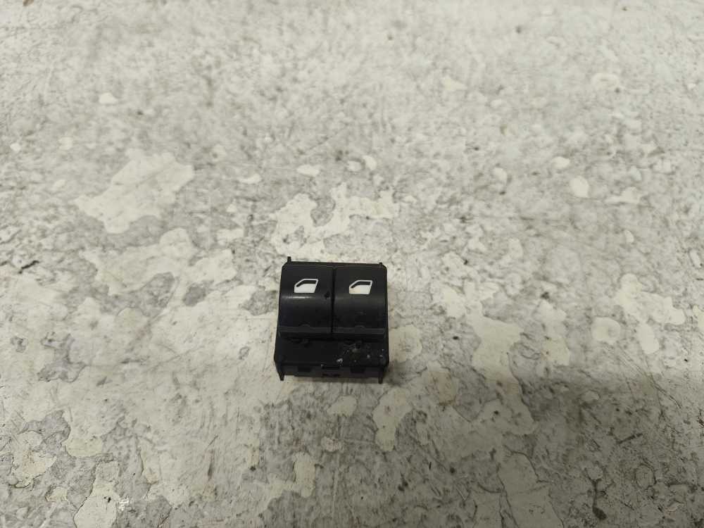 BOUTON LEVE VITRE CITROEN BERLINGO/ PEUGEOT PARTNER 2018+ - Vue 1